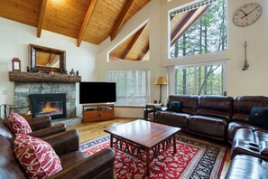 Smart-TV, Kamin, DVD-Player, Tischfußball