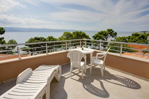 Comfort Double Room, Sea View | Terrace/patio - Pansion Dalmacija (Dugi Rat)