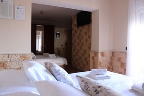 Suite estudio familiar | Caja fuerte, cortinas opacas, tabla de planchar con plancha
