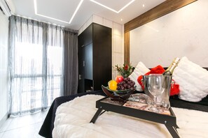 1 bedroom, in-room safe, free WiFi - Luxury Single Room with Window (Medellín)