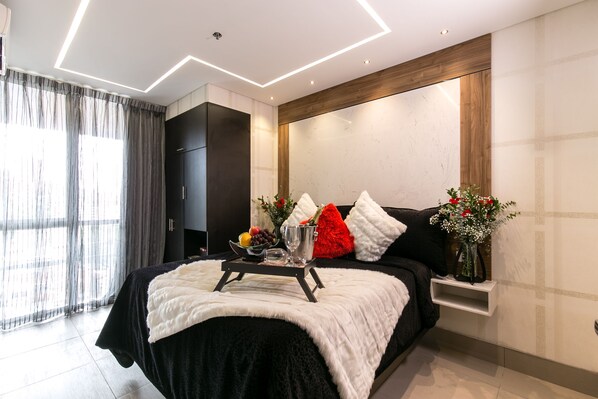 1 bedroom, in-room safe, free WiFi - Luxury Single Room with Window (Medellín)