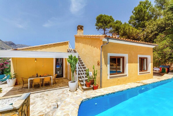 Pool - Villa Alexandria - Three Bedroom Villa, Sleeps 6 (Cala Sant Vicenç)