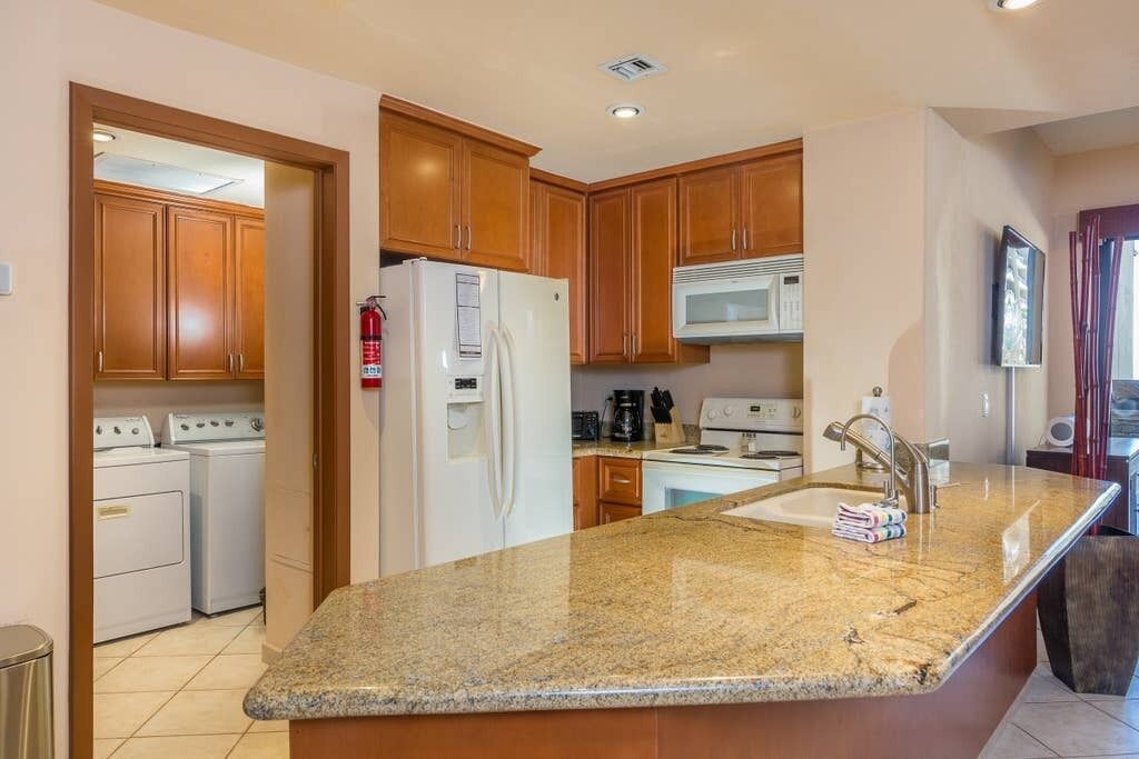 Topaz 106 Las Palomas Ground Floor Beach Condo - HUGE Patio!, Las Palomas Ground Floor Beach Condo -