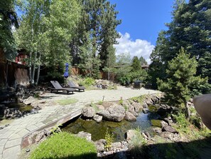Property grounds - A private zen-like home, panoramic views, super chill!Total relaxation for you. (Bend)