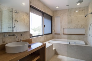Villa | Bathroom | Combined shower/tub, free toiletries, hair dryer, towels - Charming Mexican Villa with the best location (Cancun)
