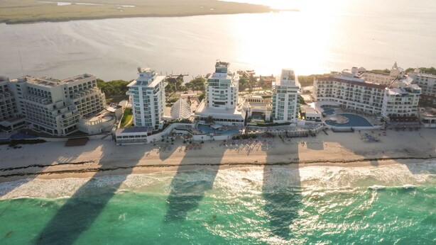 Unclassified image, 1 of 20, button - CHIC- Newly Renovated 1 BDR at the best beach (Cancun)