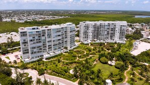 Unclassified image, 5 of 25, button - BRISA Beachfront Studio- Amazing Oceanview (Cancun)