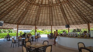Unclassified image, 3 of 25, button - BRISA Beachfront Studio- Amazing Oceanview (Cancun)