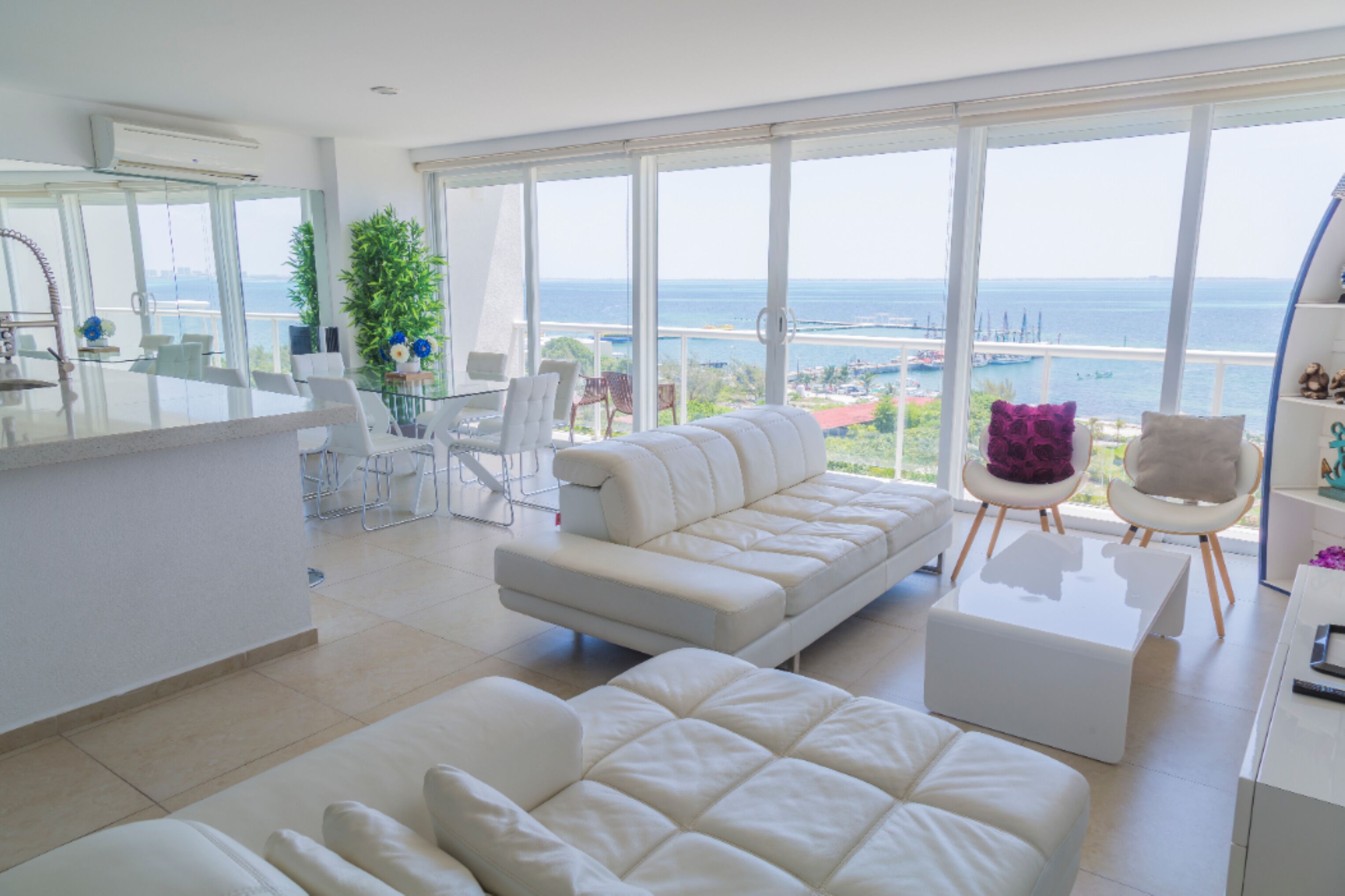 Apartment | Living area | Flat-screen TV