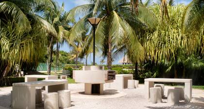 CARIBE Beachfront 2 BDR- Incredible Oceanview