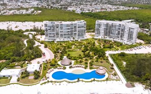 Aerial view - CARIBE Beachfront 2 BDR- Incredible Oceanview (Cancun)