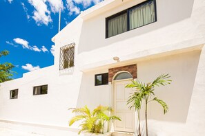 Front of property - Casa con 2 apartamentos independientes (Mérida)