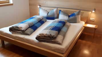 3 habitaciones, cuna de viaje, wifi y ropa de cama