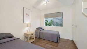 2 bedrooms, iron/ironing board, WiFi, bed sheets - Spinnaker Seas Steps To Kings Beach | Ocean Views | Pool (Kings Beach)