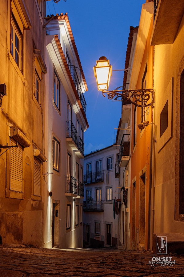 Fassade der Unterkunft – Abend/Nacht
