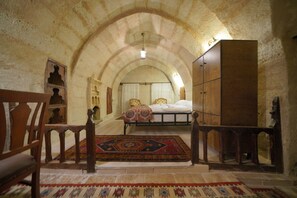 Family Room | Premium bedding, in-room safe, individually decorated - Cappadocia Center Cave Hotel (Nevsehir)