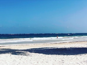 Perto da praia, toalhas de praia 