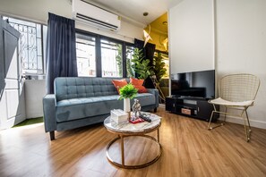 Deluxe Room, Terrace | Free minibar, soundproofing, iron/ironing board, cots/infant beds - Theme Boutique Hotel (Bangkok)