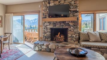 Télévision, cheminée, Netflix, services de streaming