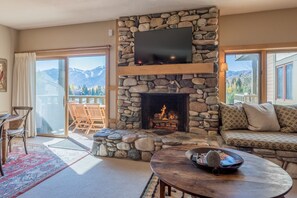 TV, caminetto, Netflix, servizi in streaming