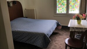 Unclassified image, 3 of 27, button - Hotel Le Nouveau Monde (Breuillet)