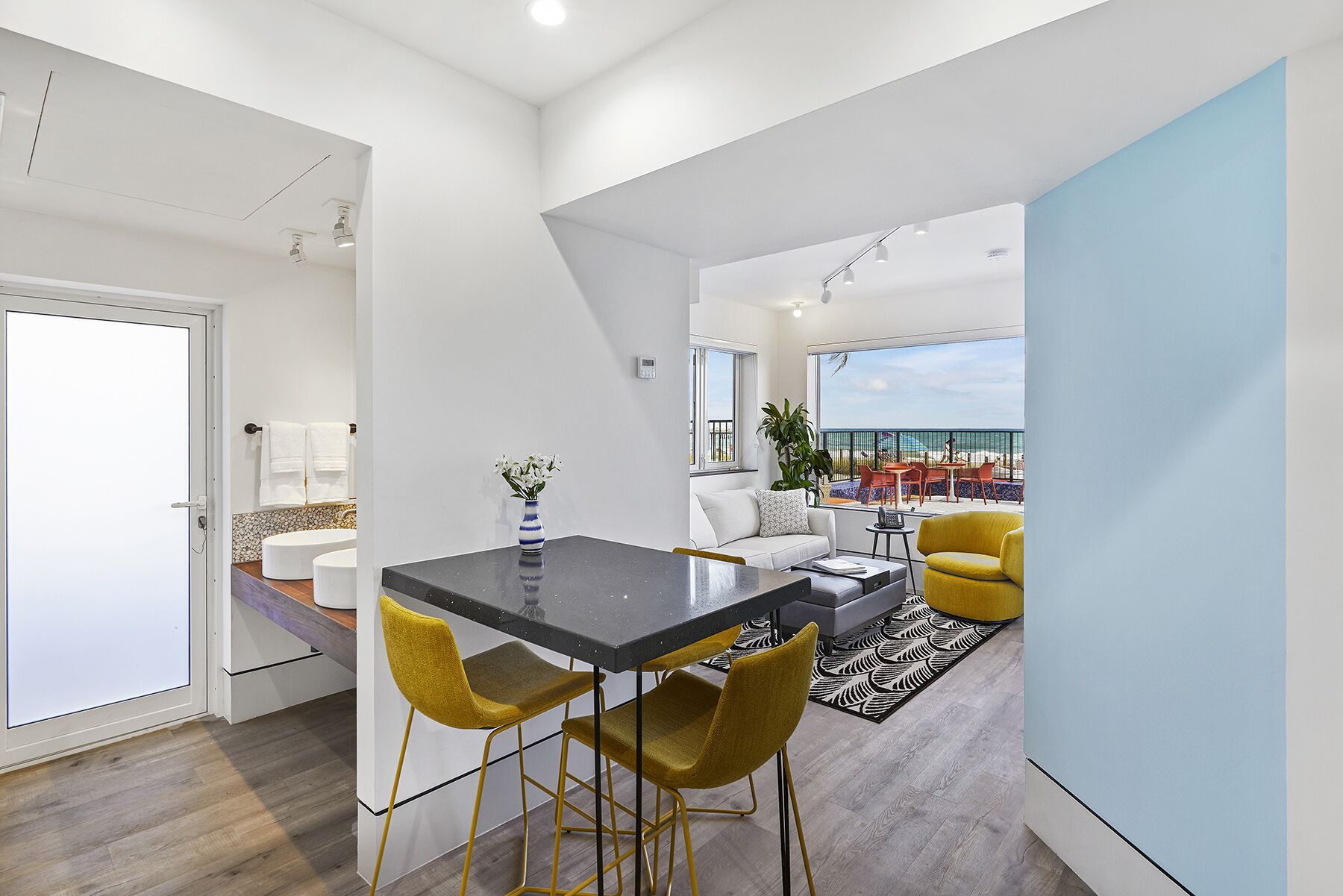 Key Suite | In-room safe, iron/ironing board, free WiFi, bed sheets