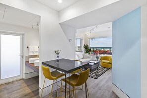 总统套房 | 客房内保险箱、熨斗/熨衣板、免费 WiFi、床单