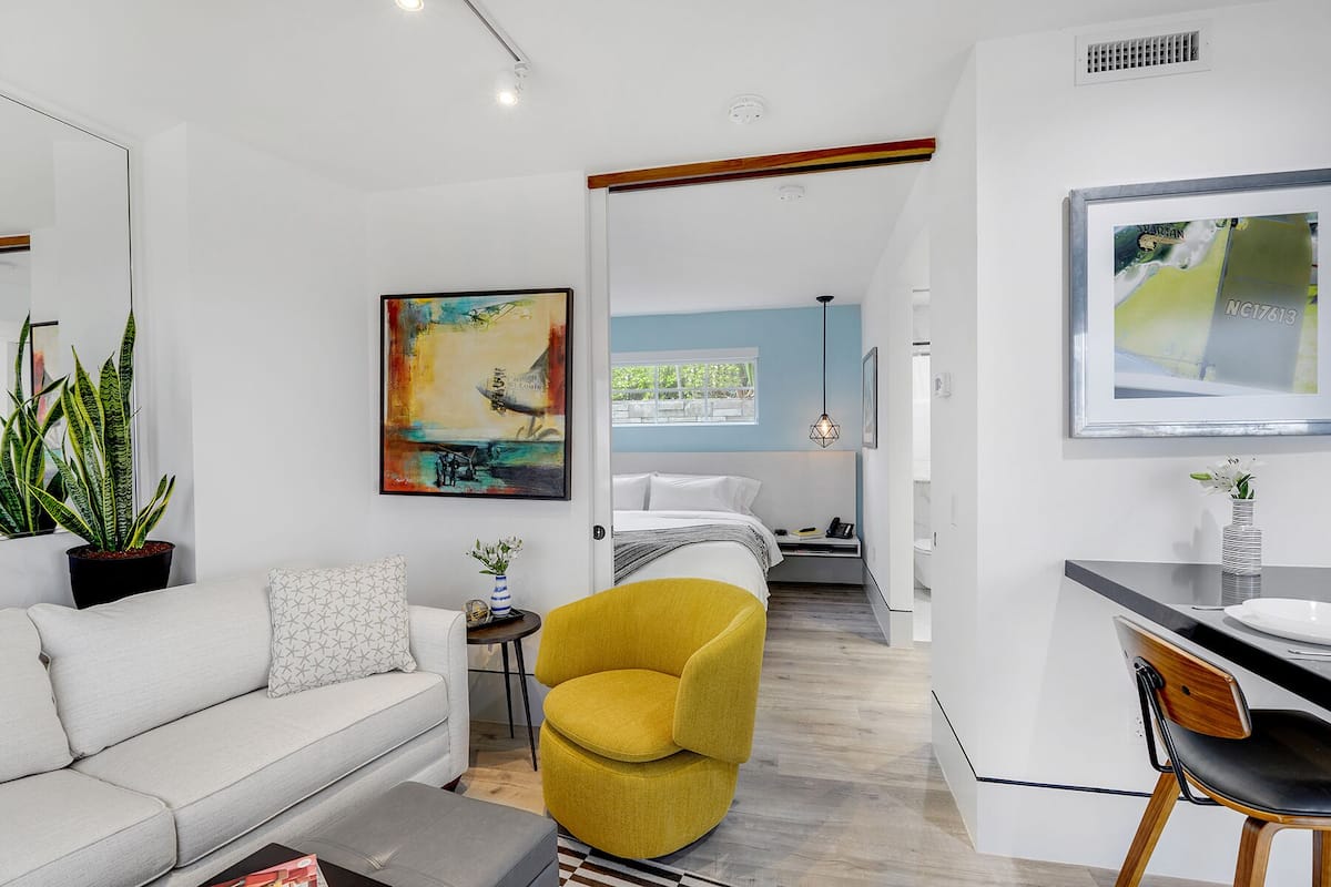 Cape Suite | 1 bedroom, in-room safe, iron/ironing board, free WiFi