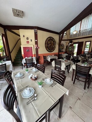 Restaurant - Recanto Verde Praia Hotel (São Sebastião)