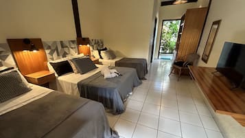 Minibar, escritorio, wifi gratis y ropa de cama