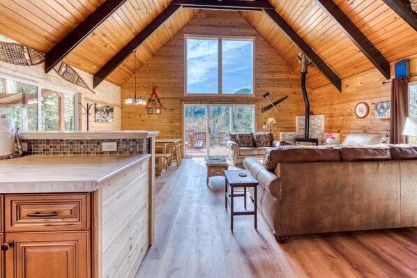 TV, fireplace, DVD player