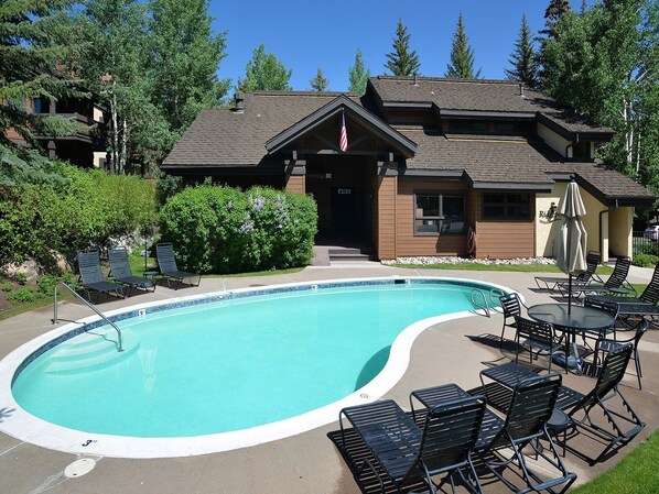 House | Pool