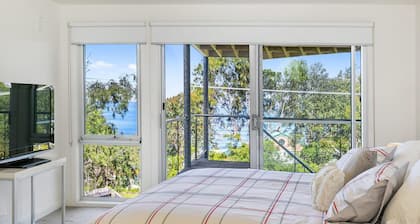 Sunhaven - 200m From The Beach, Multiple Living, Modern Styling
