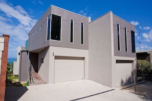 Exterior - Sunhaven (Lorne)