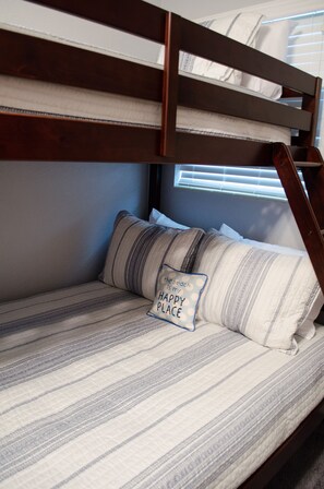 3 habitaciones, tabla de planchar con plancha y wifi gratis 