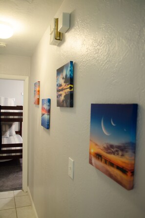 3 habitaciones, tabla de planchar con plancha y wifi gratis 