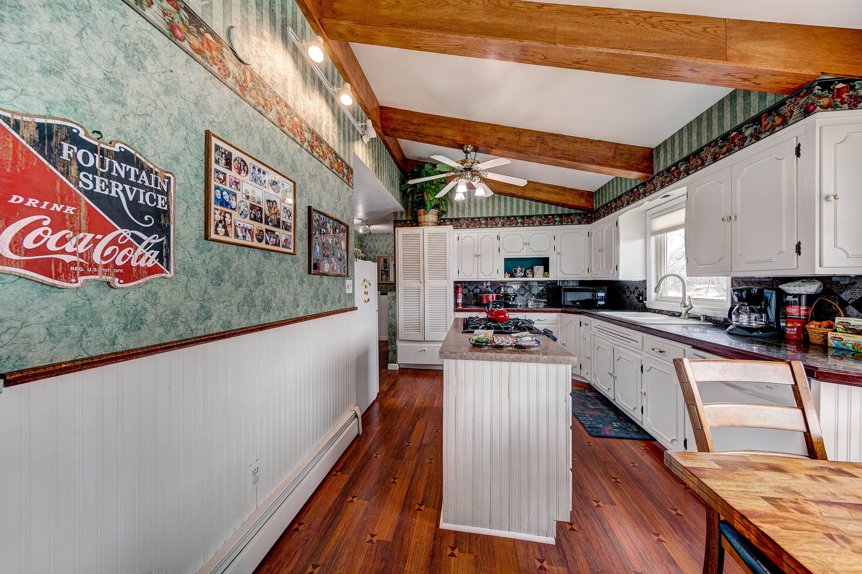 The Nostalgia Suite at The Oasis on Eisenhower