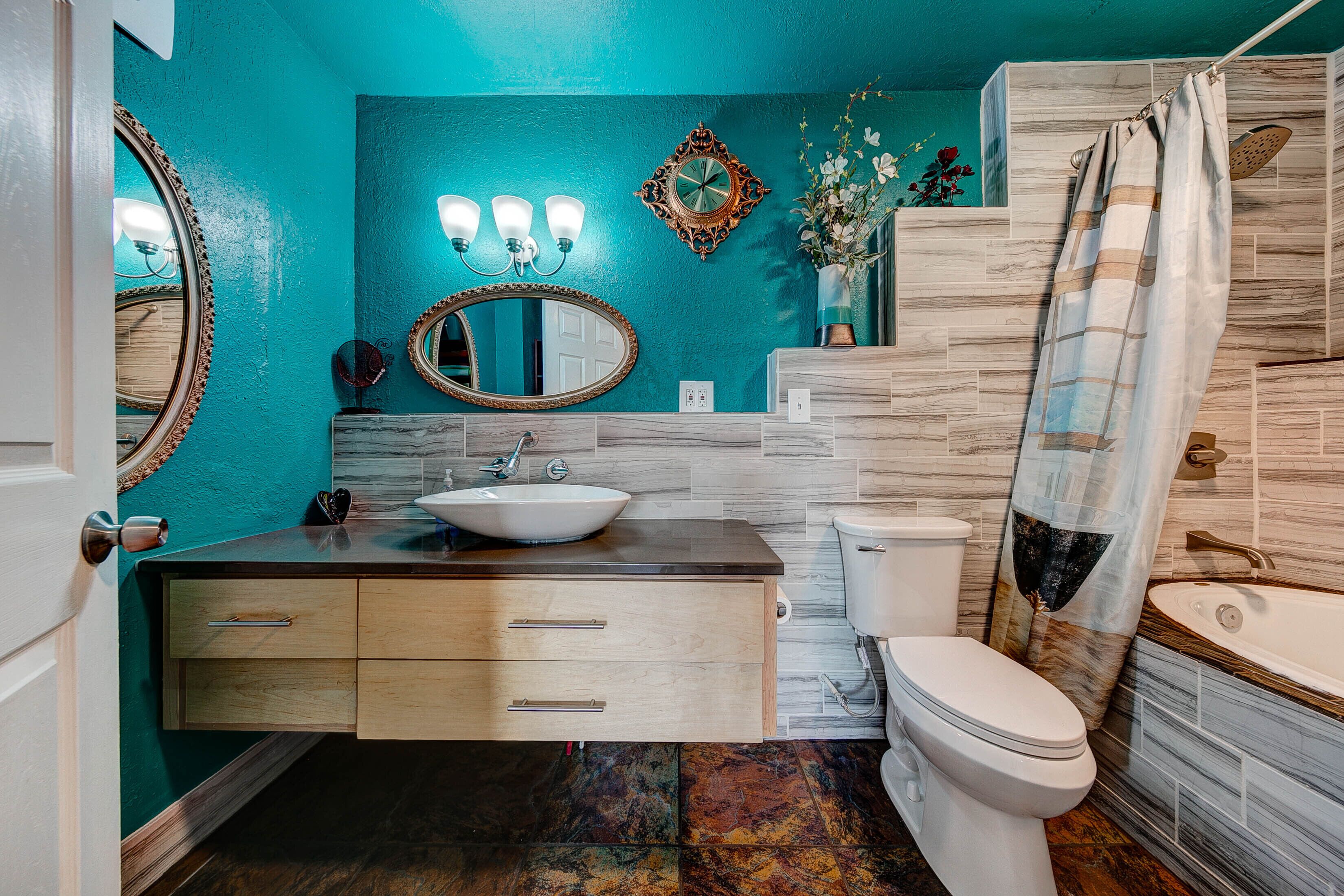 The Nostalgia Suite at The Oasis on Eisenhower