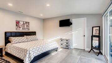 3 habitaciones, tabla de planchar con plancha, cuna de viaje y wifi
