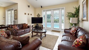House | Living room - 7-bedroom Vacation Home With Private Pool & spa (Kissimmee)