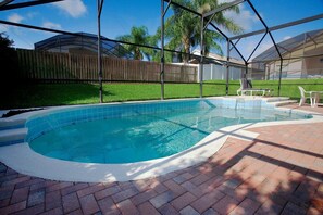 Talo | Uima-allas | Ulkouima-allas