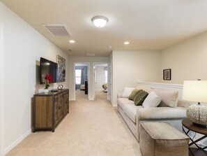 Apartment | Living room | LED TV, video-game console, table tennis - 1905 Majorca Drive (Kissimmee)