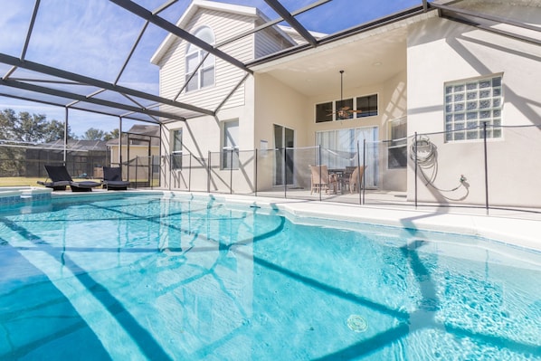 Hus | Pool