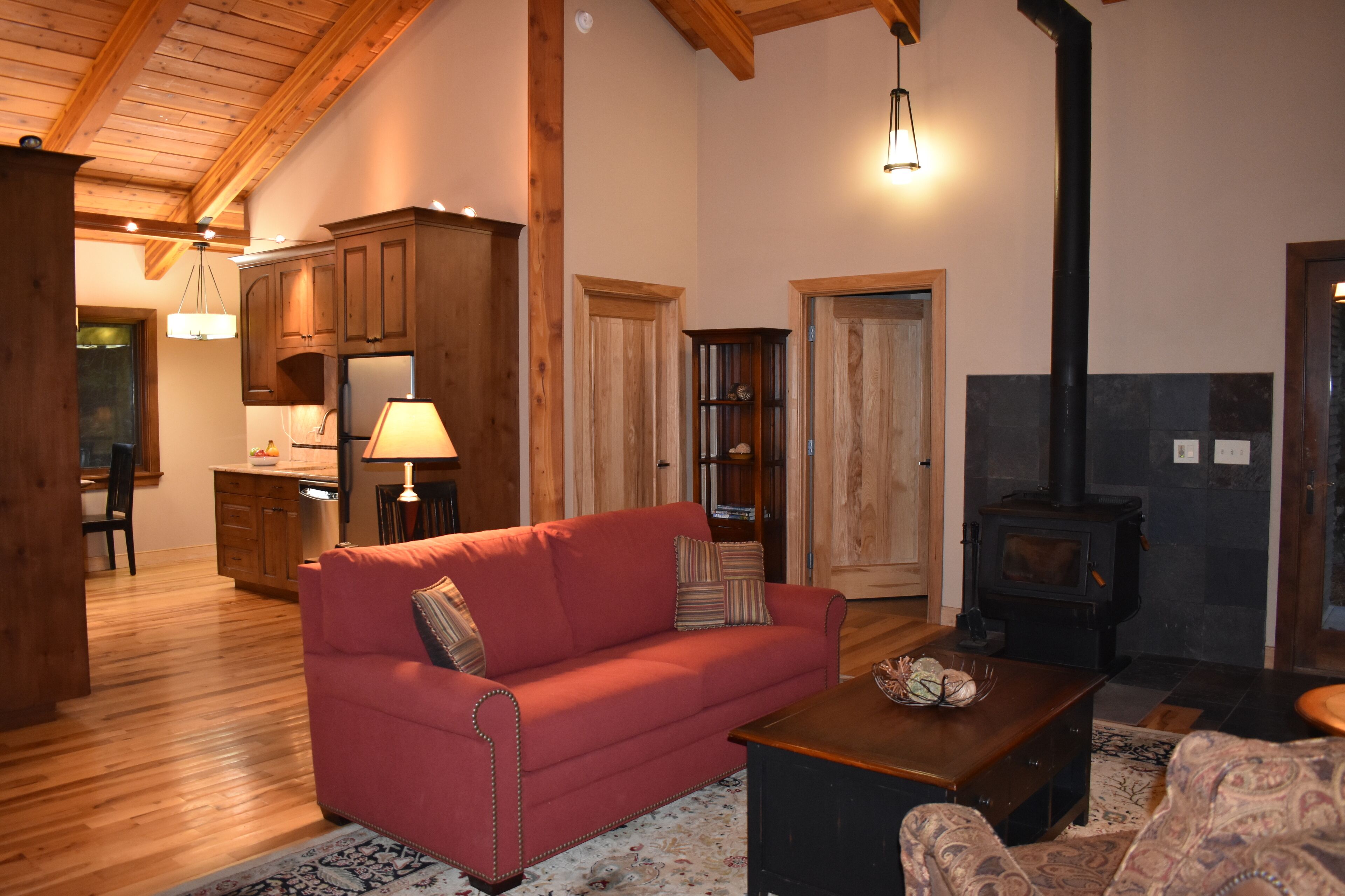  Beautiful Alaska Vacation Home Steps from Kenai River (Lynx Cottage)