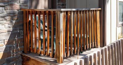 2 sänky 2 kylpyhuoneisto, lämmitetty autotalli Winter Park -bussireitillä, nukkuu 6 mukavasti