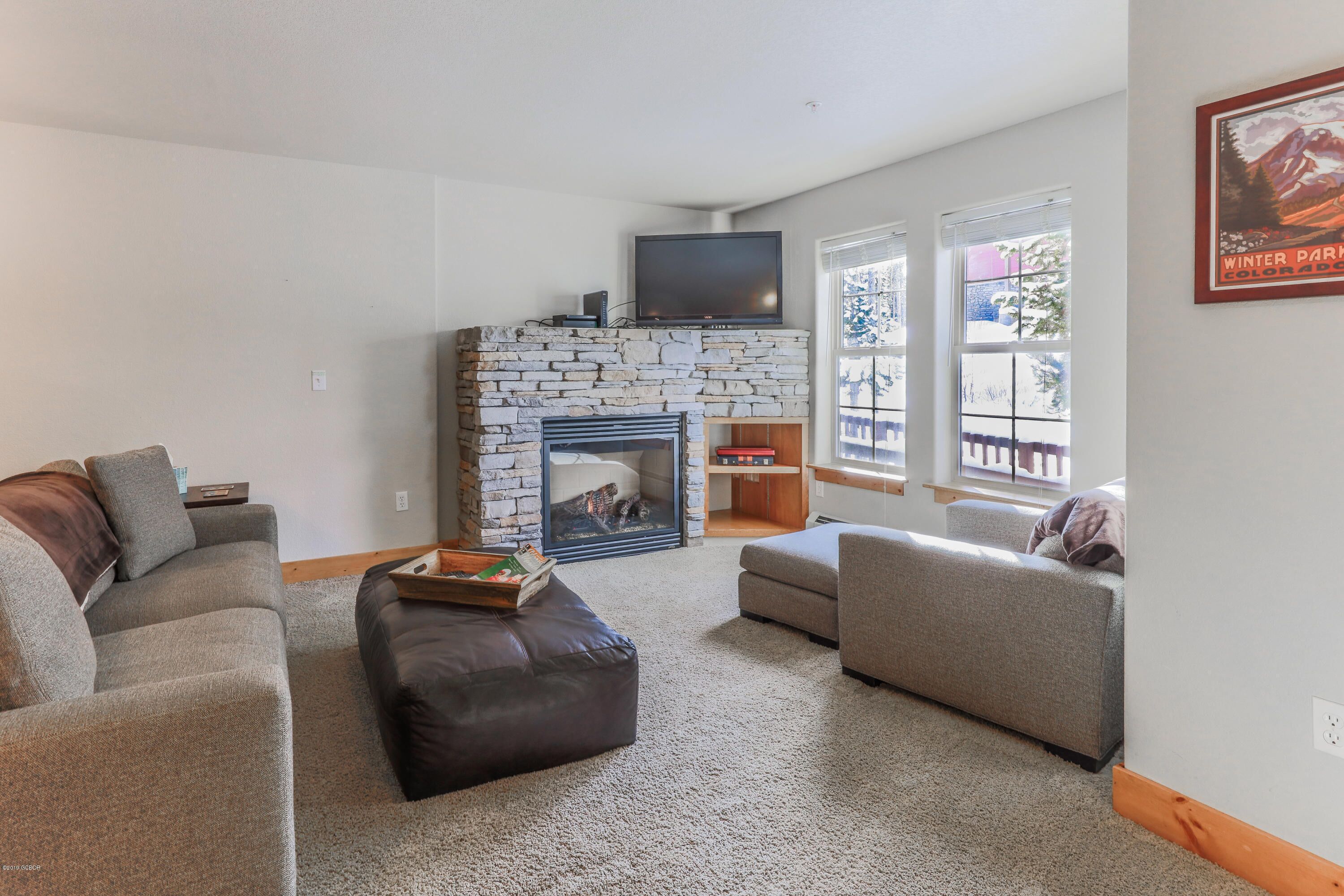 2 bed 2 bath Condo, Heated Garage on Winter Park Bus Route, Sleeps 6 comfortably
