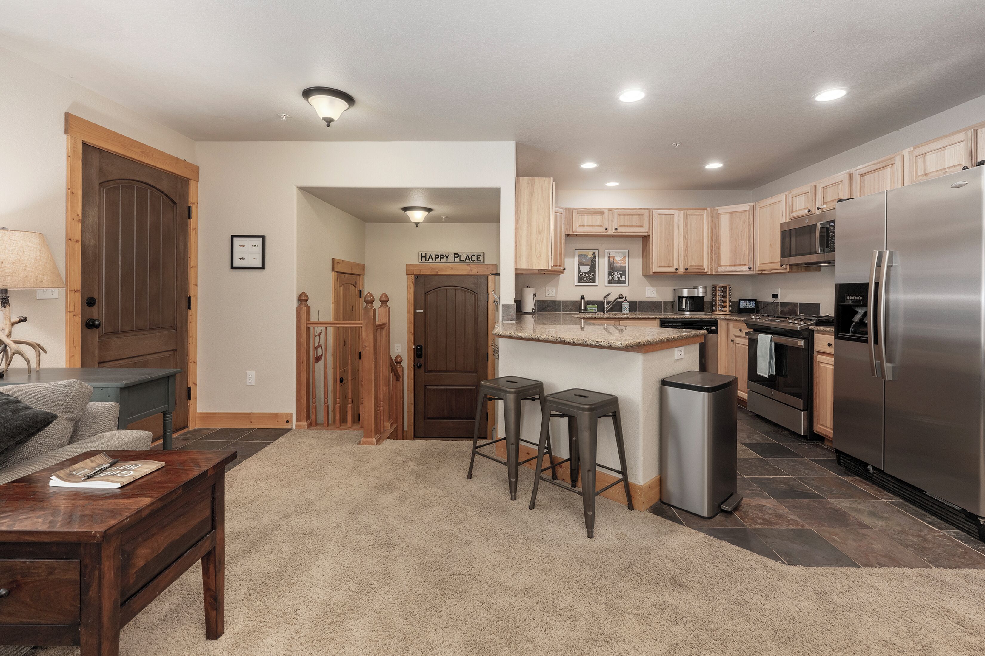 Kylskåp, mikrovågsugn, ugn och spishäll