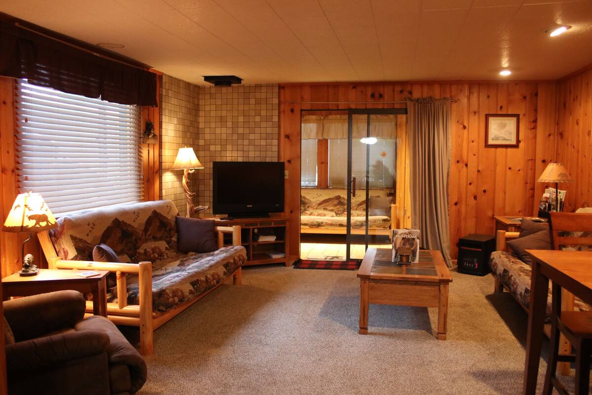 Deluxe Cabin | Living room