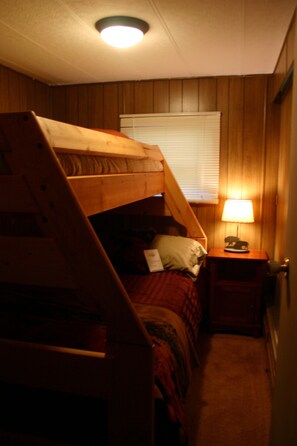 Rumah, 2 kamar tidur | 3 kamar tidur dan didekorasi berbeda-beda