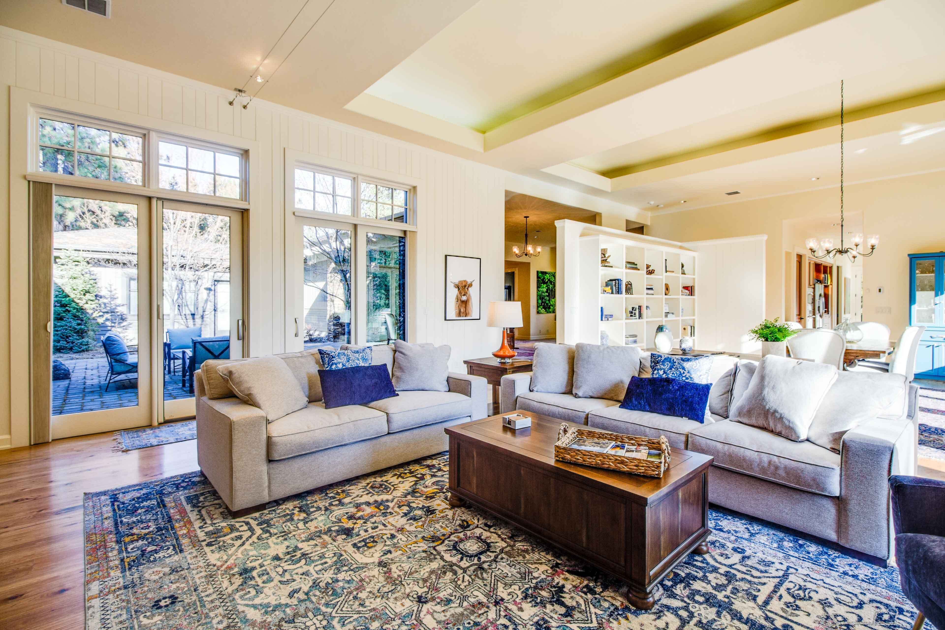 4 Bdrm Waterfront Luxury Home + Casita on Spring River, Hot Tub - BESS54